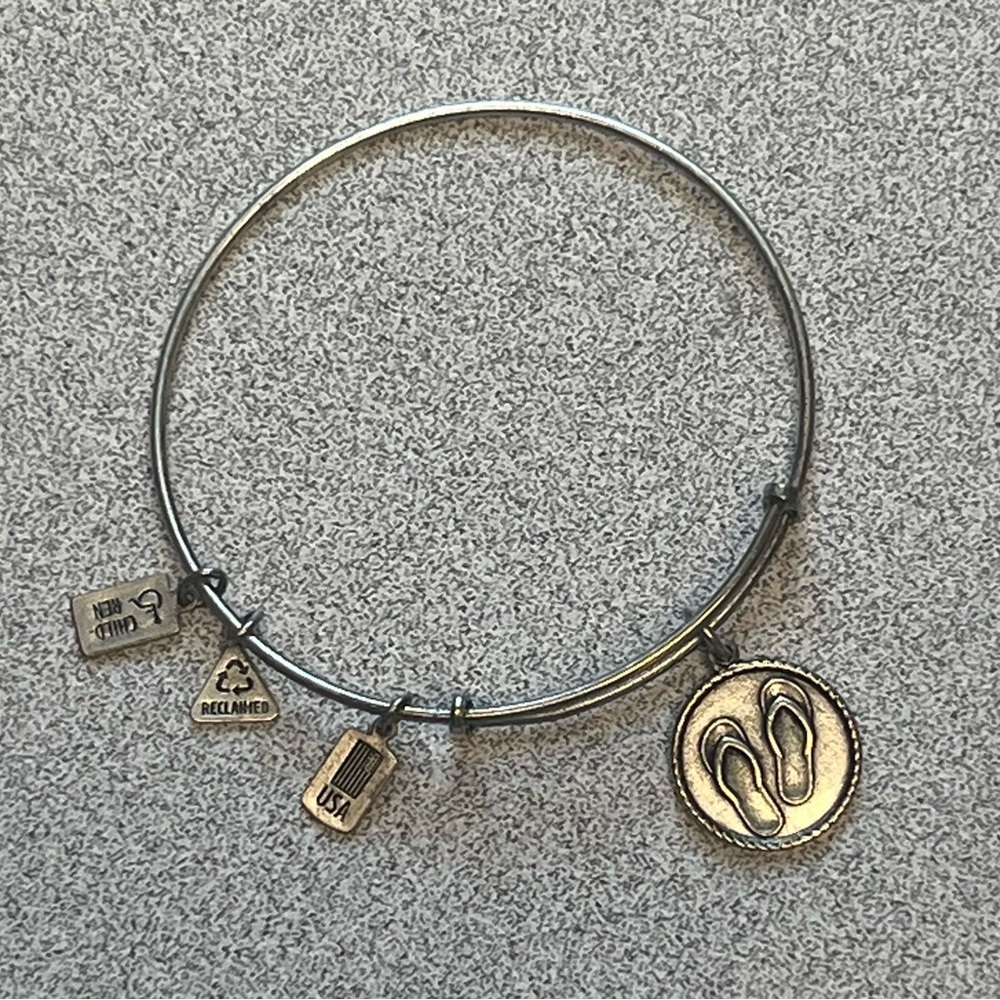 Wind and Fire Flip Flop Bangle Bracelet